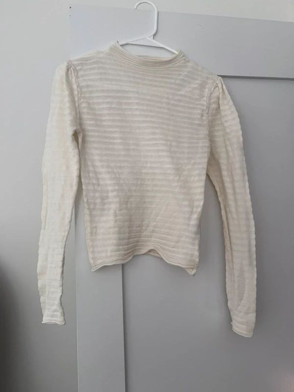 Rolla's Cream Edgar Long Sleeved top in size Medium (perfect staple for fall)